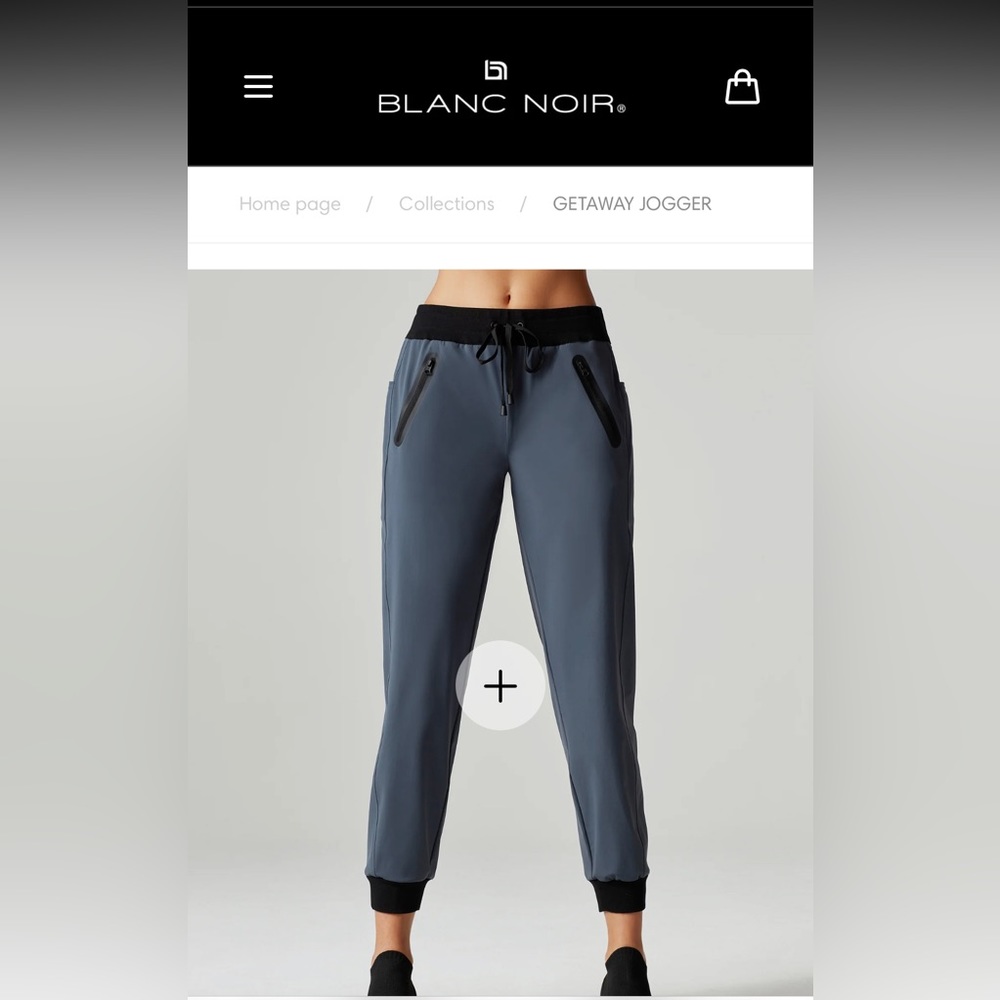 Blanc noir navy blue Getaway joggers